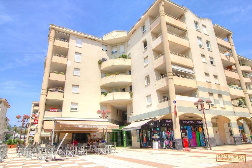 Location d'un appartement F1 (33 m²) à JUAN LES PINS