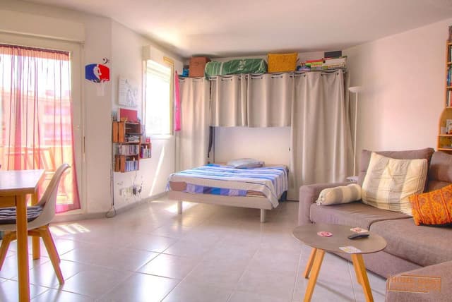 Location d'un appartement F1 (33 m²) à JUAN LES PINS